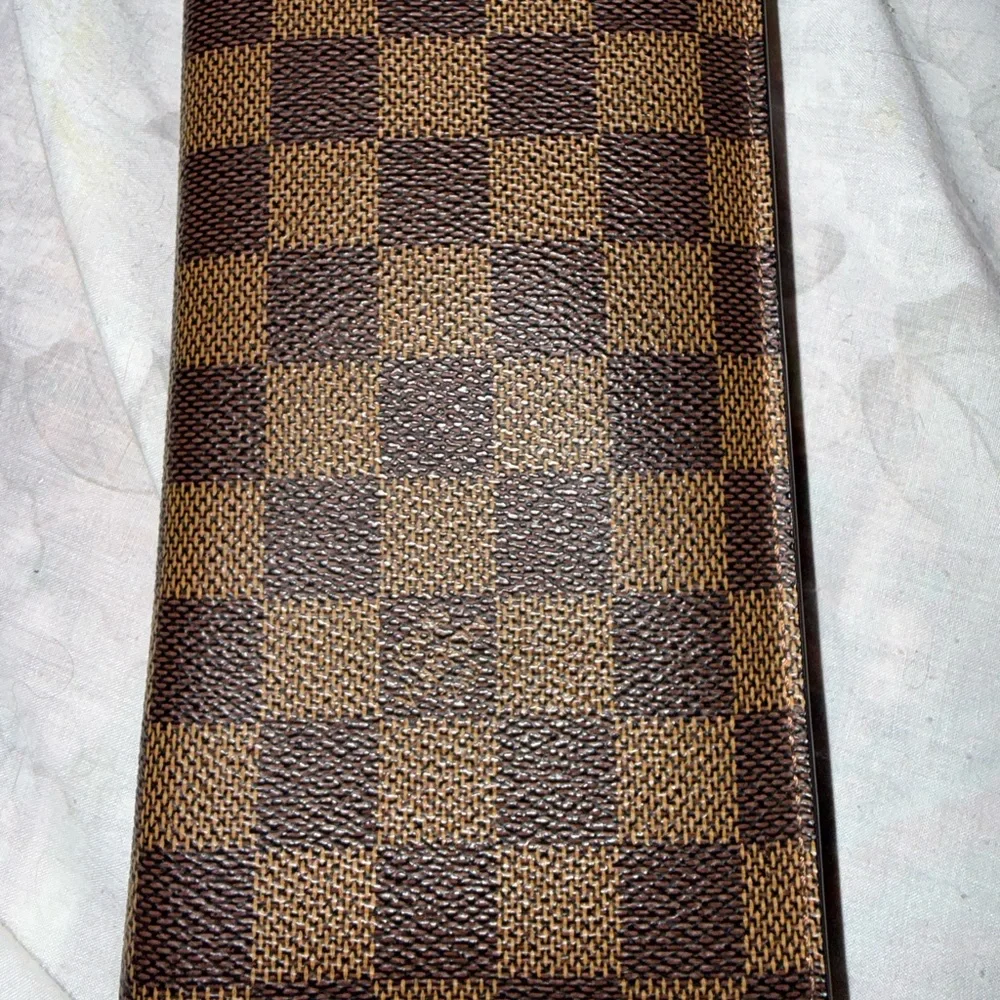 Checkered Brown Wallet - Picture 2 of 4
